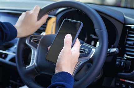 ながら運転イメージ ながら運転イメージ